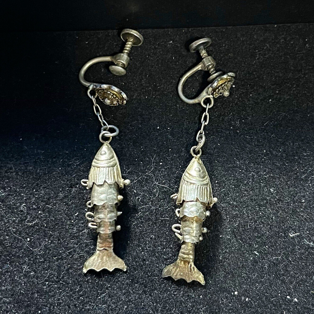Silver Metal articulated fish Drop Earrings Screw Back No Stone Silver Tone